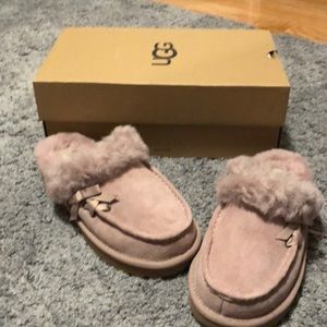 Ugg w beachwood size 8